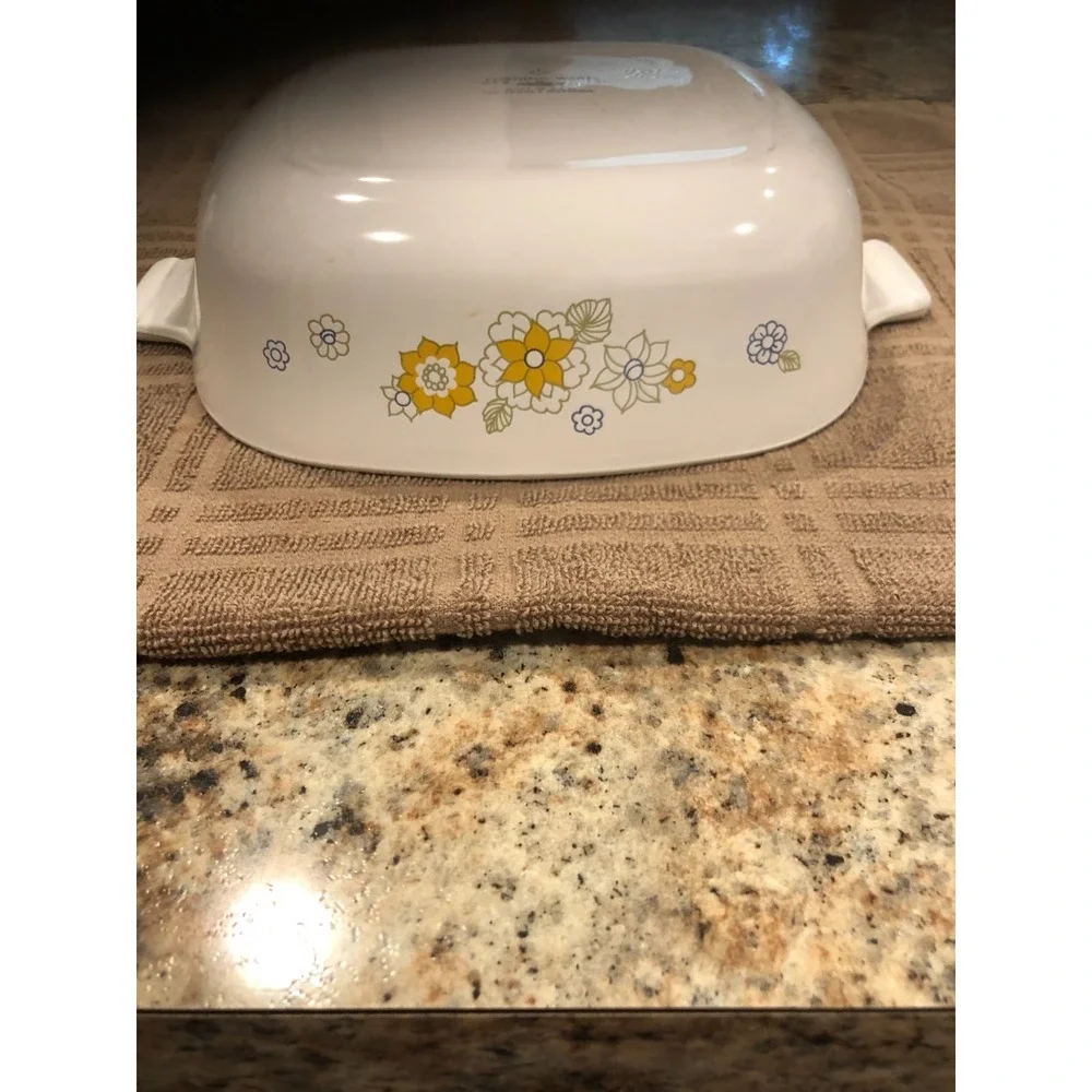 CORNING WARE YELLOW FLORAL BOUQUET PATTERN P-1-B CASSEROLE DISH 1 QUART VTG